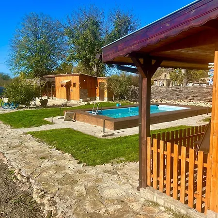 - Vacation Rooms, And Caravaning Къмпинг Плиска