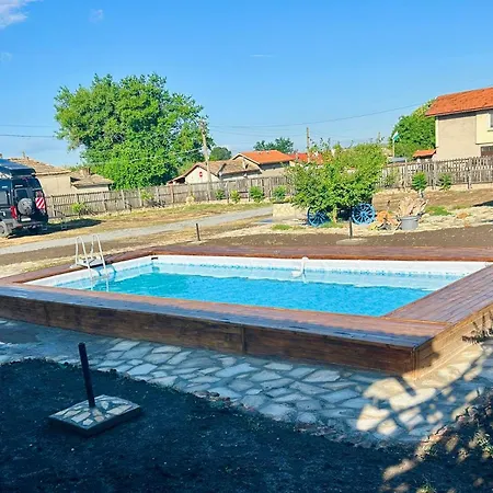 - Vacation Rooms, And Caravaning Къмпинг *