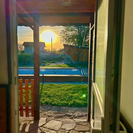 - Vacation Rooms, And Caravaning Къмпинг Плиска
